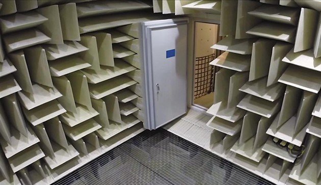VR音频技术探秘 从沉浸感构建到消声室的精准校准